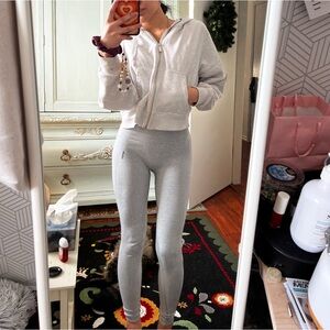 GYMSHARK LIGHT GREY LEGGINGS 🐭 XS/S + cropped hoodie BUNDLE DEAL 🩷